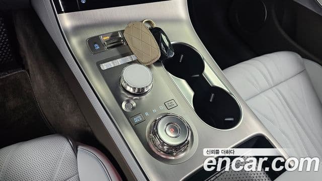 Genesis GV70, 2025 9