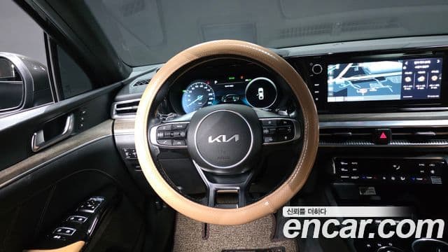 Kia K5 гибрид 3세대 Signature, 2022 13