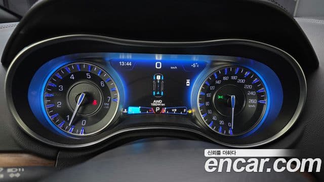 크라이슬러 The / новый New 300C, 2016 8