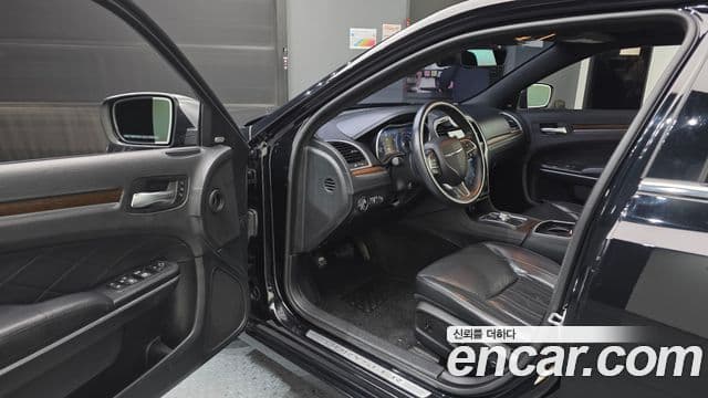 크라이슬러 The / новый New 300C, 2016 10