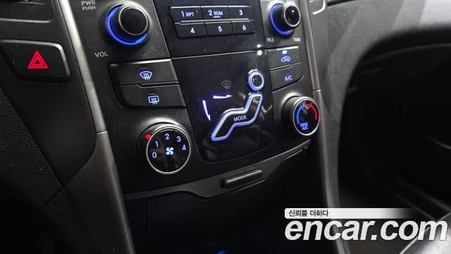 Hyundai YF Sonata Luxury, 2012 8