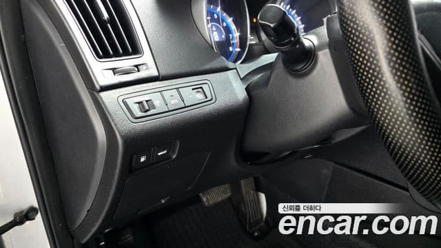 Hyundai YF Sonata Luxury, 2012 10