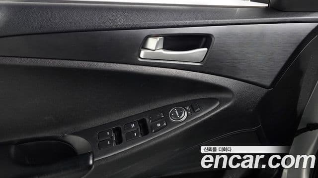 Hyundai YF Sonata Luxury, 2012 18