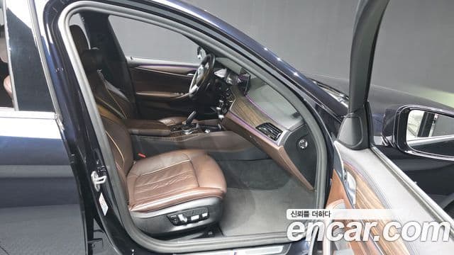 BMW 5시리즈 (G30) 520d M Sport Plus, 2020 12