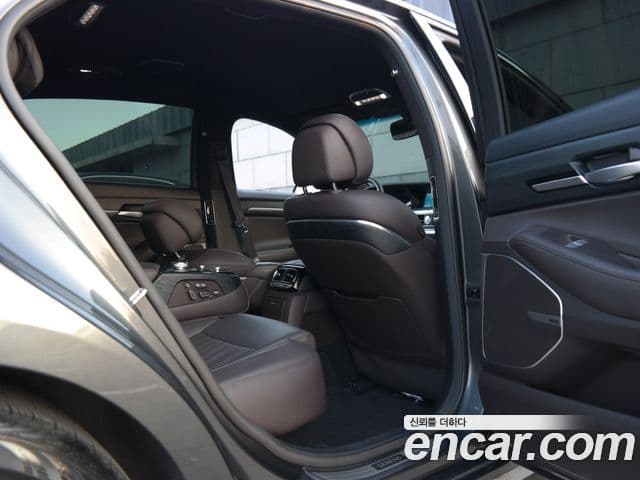 Genesis G90 Premium Luxury, 2021 17