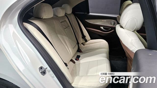 Mercedes-Benz E-класс W213 Avantgarde, 2019 12