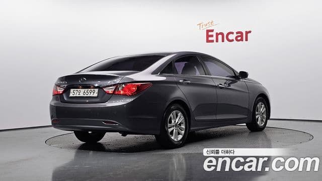 Hyundai YF Sonata чёрный, 2011 2