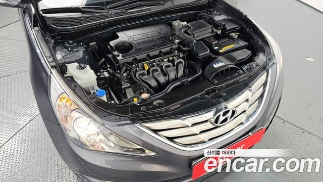 Hyundai YF Sonata чёрный, 2011 6