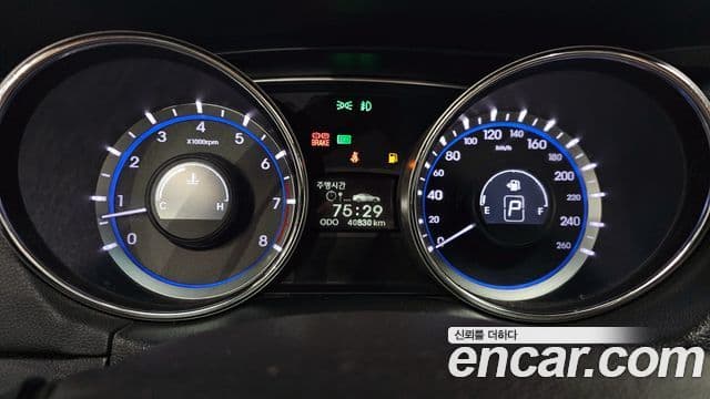 Hyundai YF Sonata чёрный, 2011 8