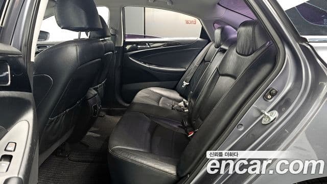 Hyundai YF Sonata чёрный, 2011 12