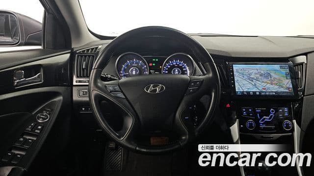 Hyundai YF Sonata чёрный, 2011 13