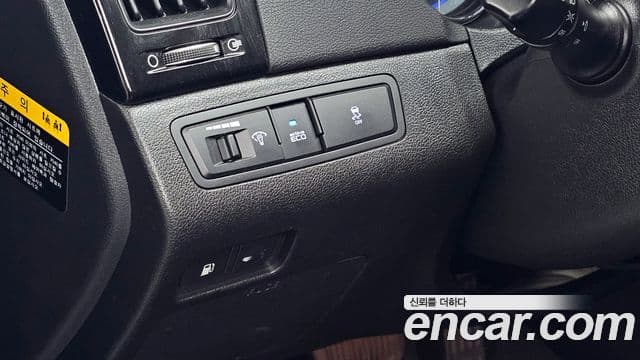 Hyundai YF Sonata чёрный, 2011 17