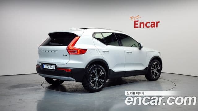 Volvo XC40 B4 Inscription, 2021 3