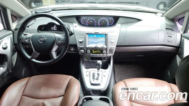 KG모빌리티(SsangYong) Korando 투리스모 4WD RX 9인승, 2018 7