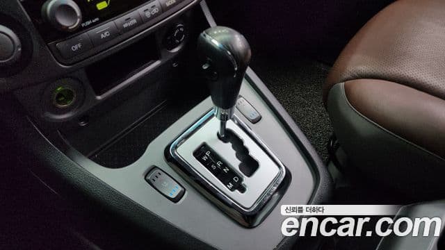 KG모빌리티(SsangYong) Korando 투리스모 4WD RX 9인승, 2018 9