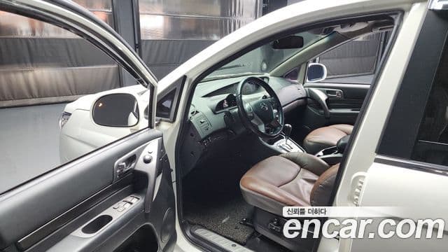 KG모빌리티(SsangYong) Korando 투리스모 4WD RX 9인승, 2018 10