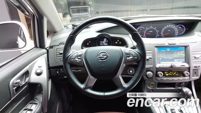 KG모빌리티(SsangYong) Korando 투리스모 4WD RX 9인승, 2018 13