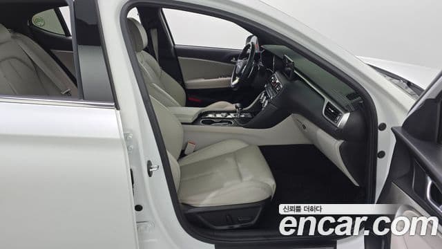 Genesis The / новый New G70, 2022 4