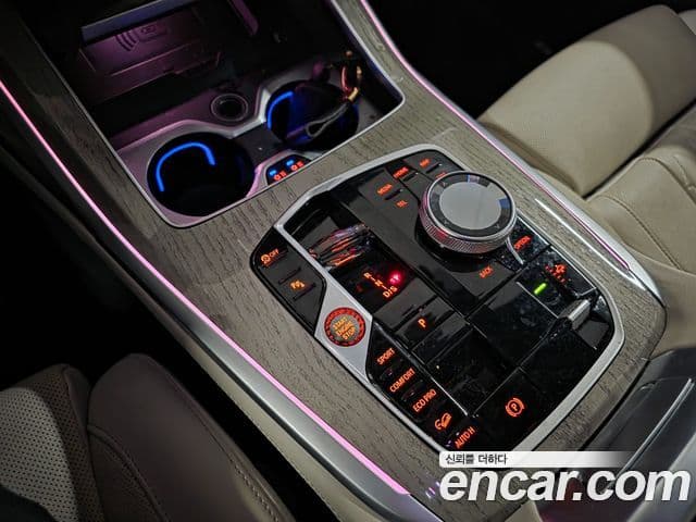 BMW X7 (G07) xDrive 40i Design Pure Excellence 6인승, 2024 18