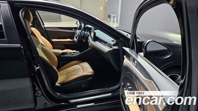 Kia K5 3세대 Signature, 2021 10