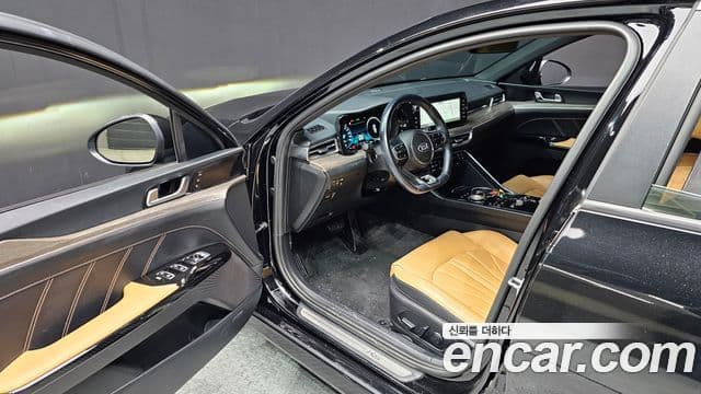 Kia K5 3세대 Signature, 2021 11