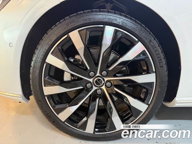 Volvo S90 B5 Ultra Bright, 2026 все фото