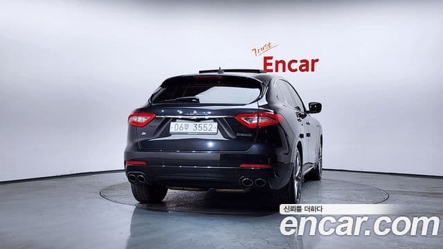 Maserati Levante 3.0 AWD GranLusso, 2019 4