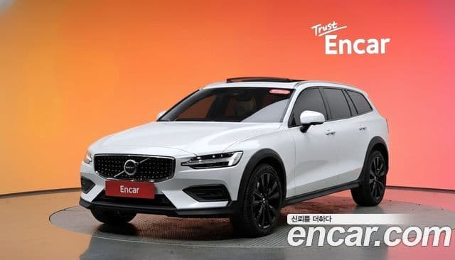 Volvo V60 Cross Country 2세대 B5 Ultimate AWD, 2024 1