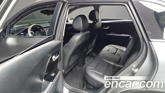 Kia The / новый New Niro Prestige, 2020 12