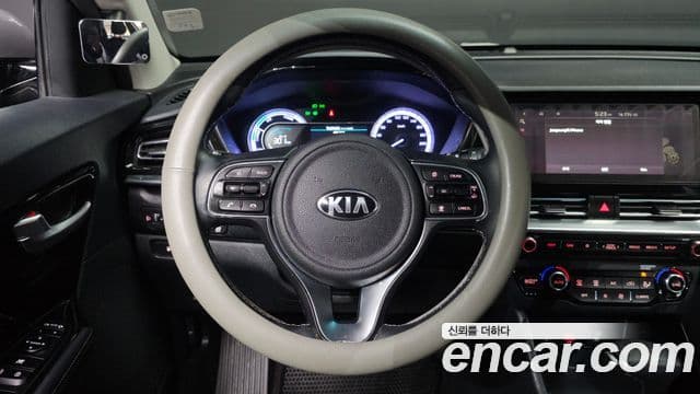 Kia The / новый New Niro Prestige, 2020 14