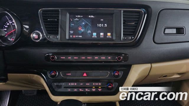 Kia All New Carnival Prestige, 2017 12