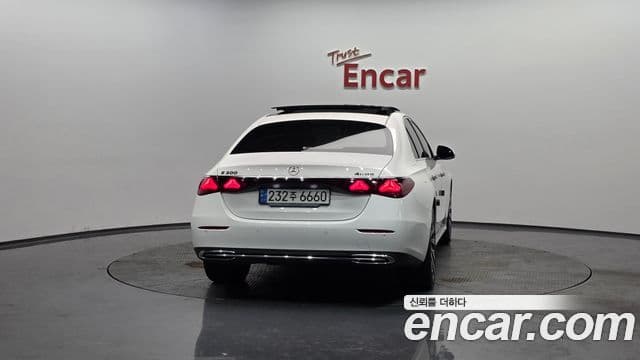 Mercedes-Benz E-класс W214 Exclusive, 2024 4