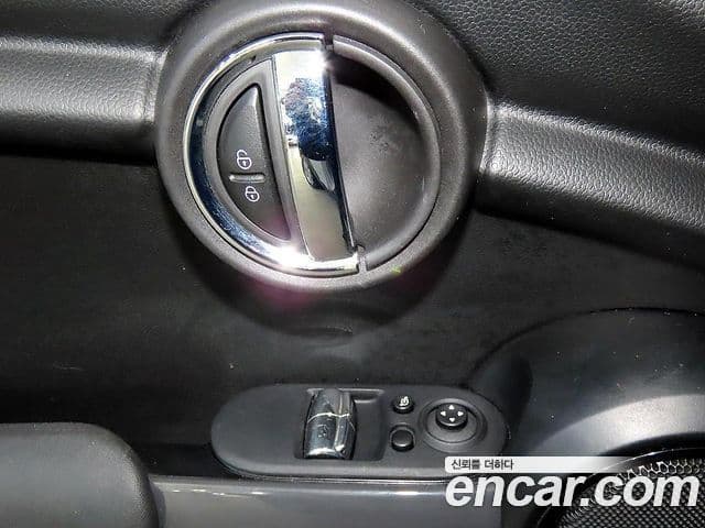 Mini Cooper 3세대, 2020 13