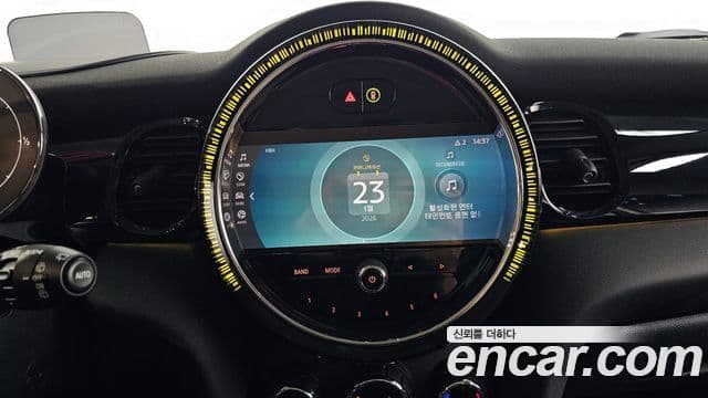 Mini Cooper 3세대, 2023 14