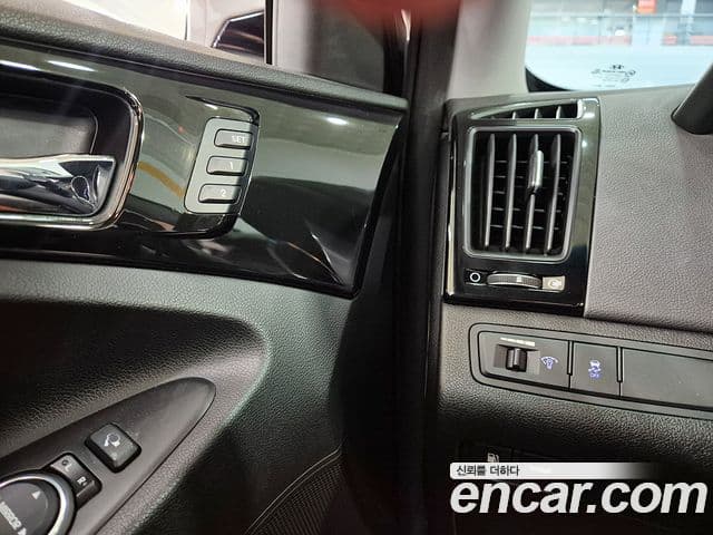 Hyundai YF Sonata топовая версия, 2010 16