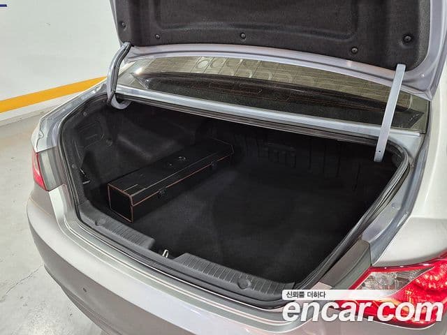 Hyundai YF Sonata топовая версия, 2010 19