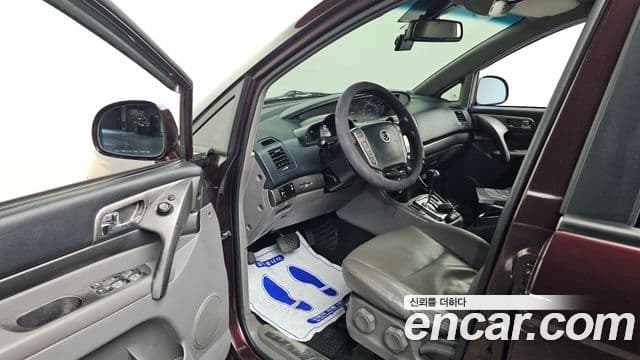 KG모빌리티(SsangYong) Korando 투리스모 4WD 9인승 Adventure 60th Edition, 2015 10