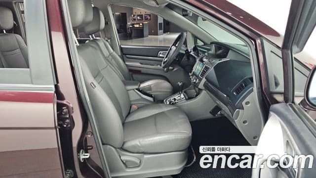 KG모빌리티(SsangYong) Korando 투리스모 4WD 9인승 Adventure 60th Edition, 2015 12