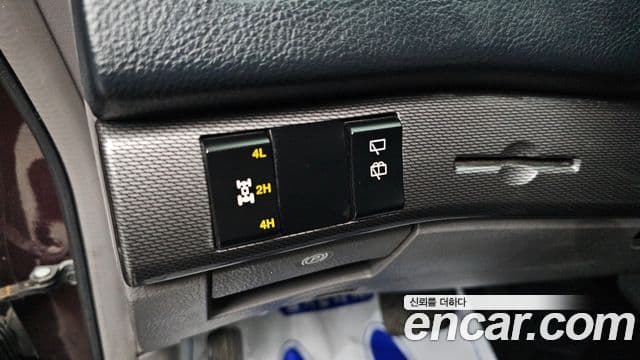 KG모빌리티(SsangYong) Korando 투리스모 4WD 9인승 Adventure 60th Edition, 2015 14