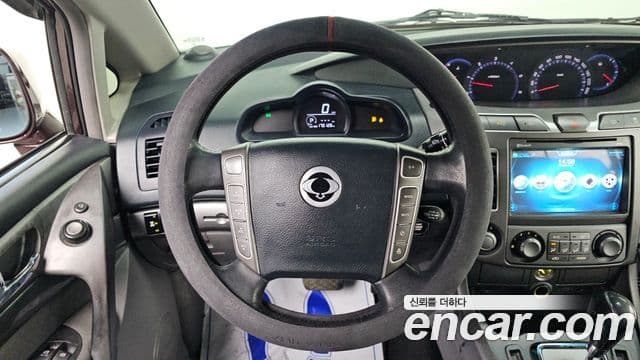 KG모빌리티(SsangYong) Korando 투리스모 4WD 9인승 Adventure 60th Edition, 2015 15