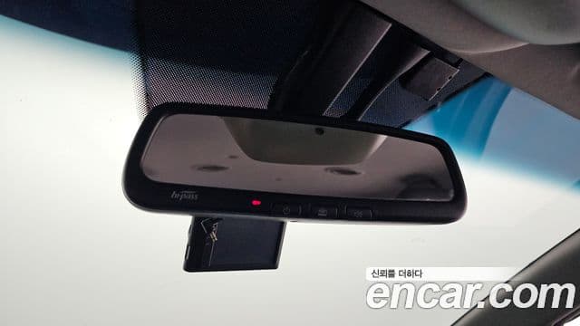 KG모빌리티(SsangYong) Korando 투리스모 4WD 9인승 Adventure 60th Edition, 2015 19