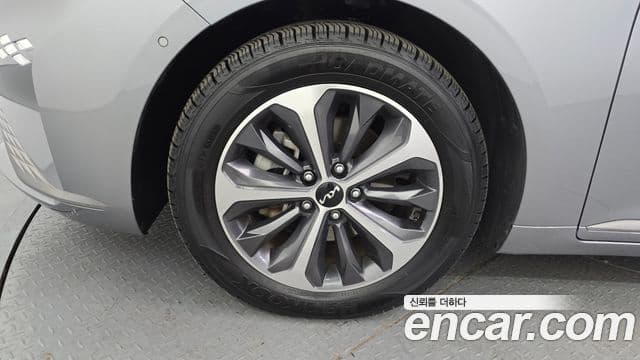 Kia K8 гибрид Noblesse, 2022 все фото