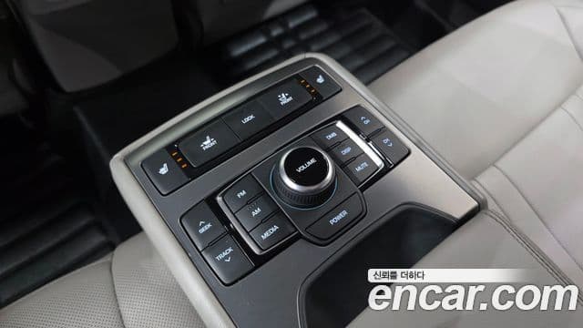 Hyundai Genesis DH Modern, 2016 19