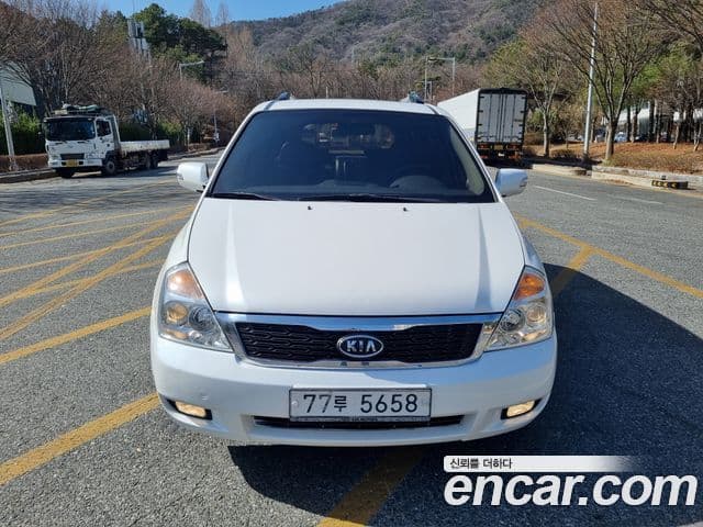 Kia Carnival R Premium, 2012 1