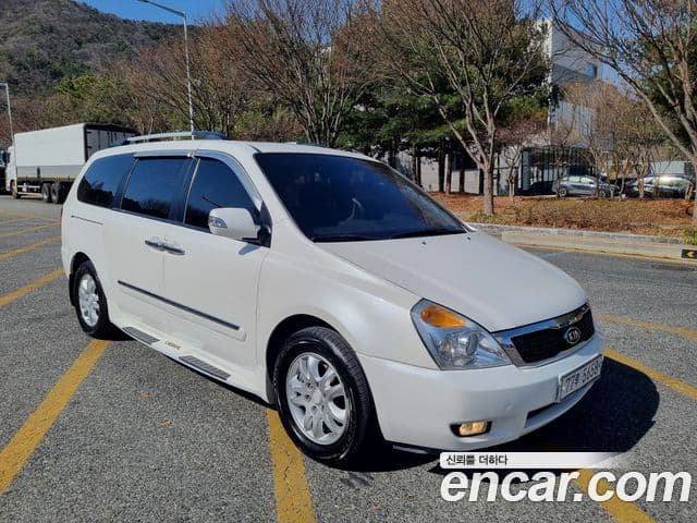 Kia Carnival R Premium, 2012 2