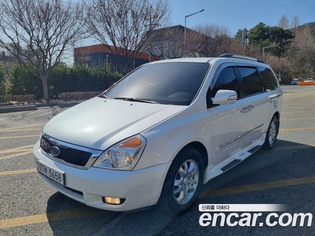 Kia Carnival R Premium, 2012 6