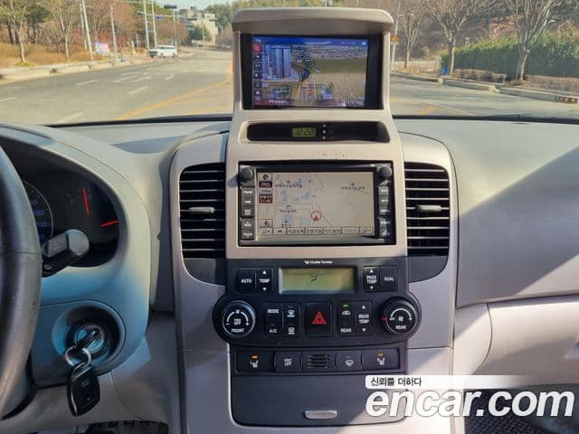 Kia Carnival R Premium, 2012 10