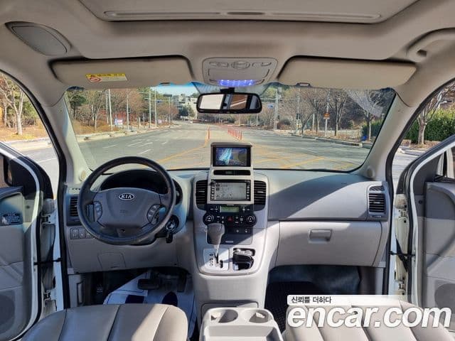 Kia Carnival R Premium, 2012 12