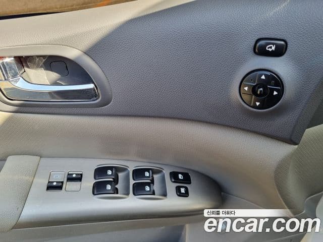 Kia Carnival R Premium, 2012 14