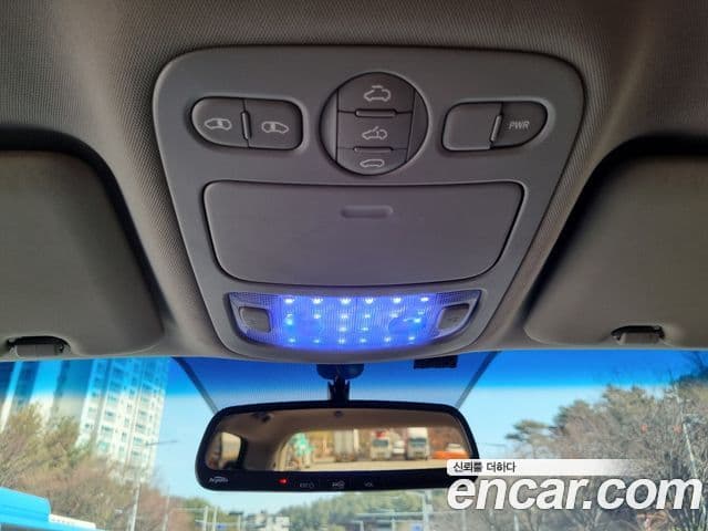 Kia Carnival R Premium, 2012 17